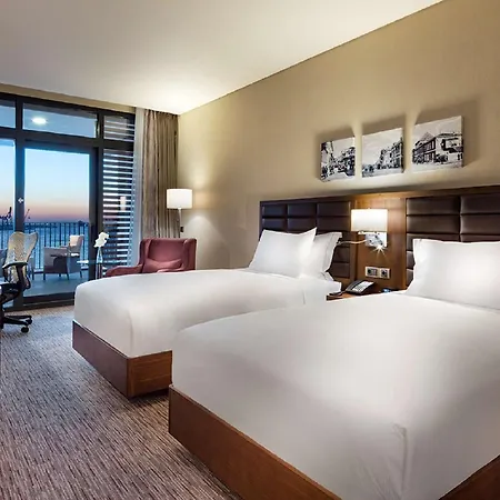 Hilton Garden Bayrakli