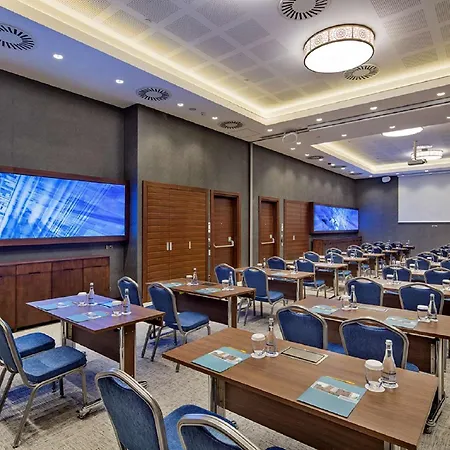 Hilton Garden Bayrakli