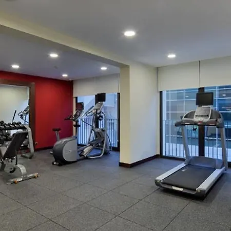 Hilton Garden Bayrakli Szálloda