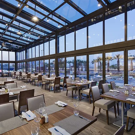 Hilton Garden Bayrakli 4*