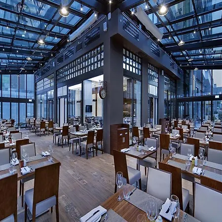 Hilton Garden Bayrakli Hotel