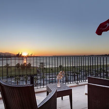 Hilton Garden Bayrakli