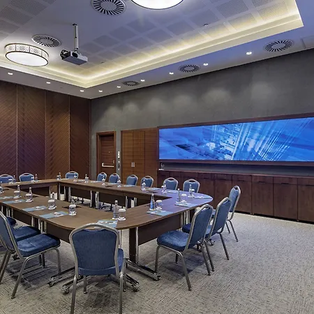 Hilton Garden Bayrakli