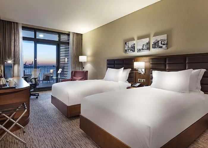 Otel Hilton Garden Bayrakli 4*