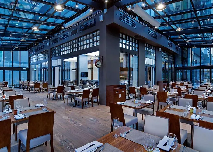 Otel Hilton Garden Bayrakli 4*