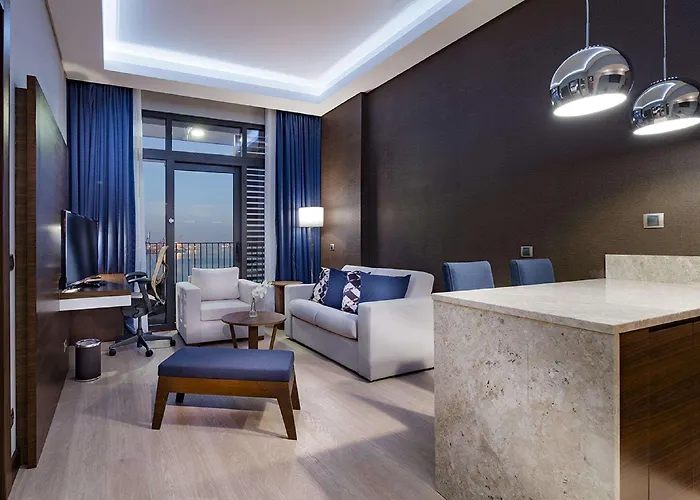 Hilton Garden Bayrakli 4*