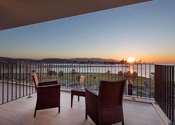 Hotel Hilton Garden Bayrakli 4*