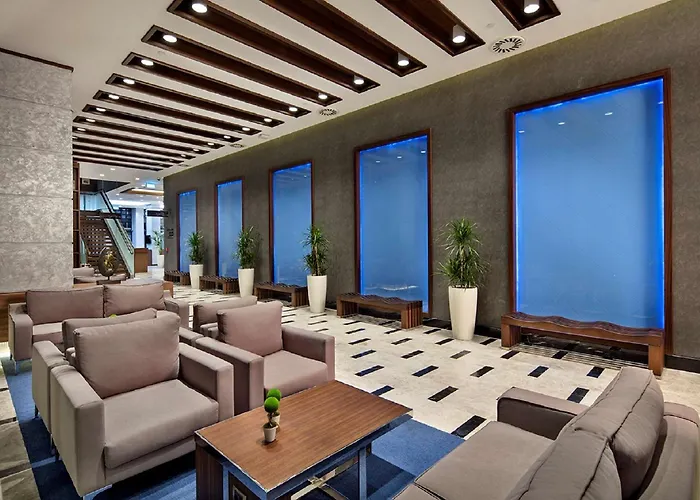 Hilton Garden Bayrakli 4*