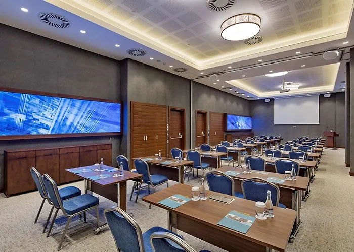 Hilton Garden Bayrakli