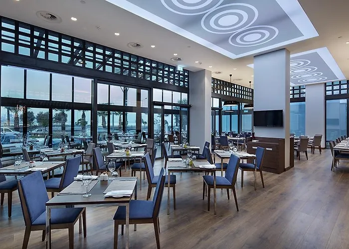 Hilton Garden Bayrakli