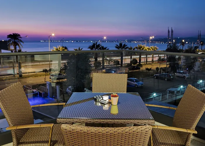 Hilton Garden Bayrakli Hotel 4*