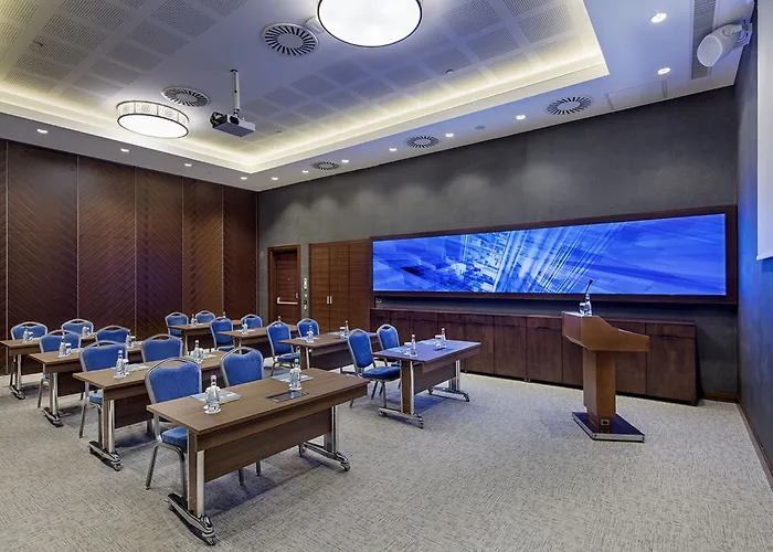 Hilton Garden Bayrakli 4*