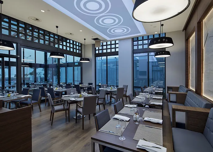 Hilton Garden Bayrakli