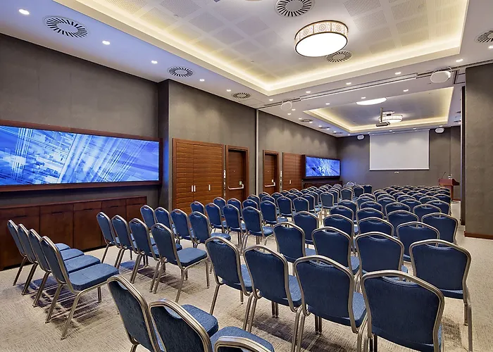 Otel Hilton Garden Bayrakli 4*