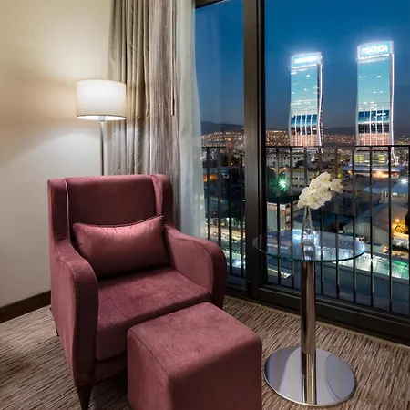 Hilton Garden Bayrakli