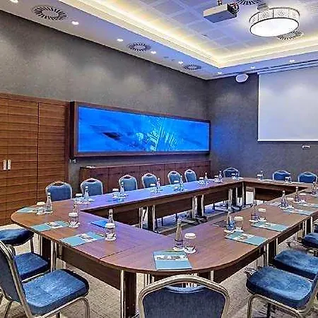 فندق هيلتون جاردن إن أزمير بايراكلي 4*