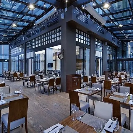 酒店 伊兹密尔贝拉克里希尔顿花园酒店 4*