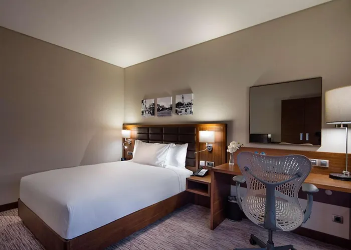 Hilton Garden Bayrakli 4*