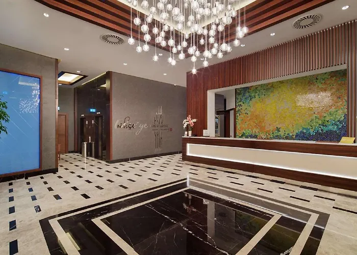 Hilton Garden Bayrakli Hotel