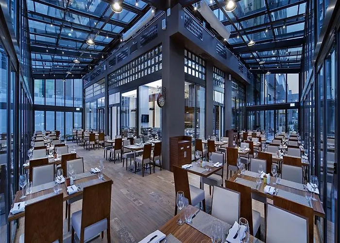 Hilton Garden Bayrakli Hotel