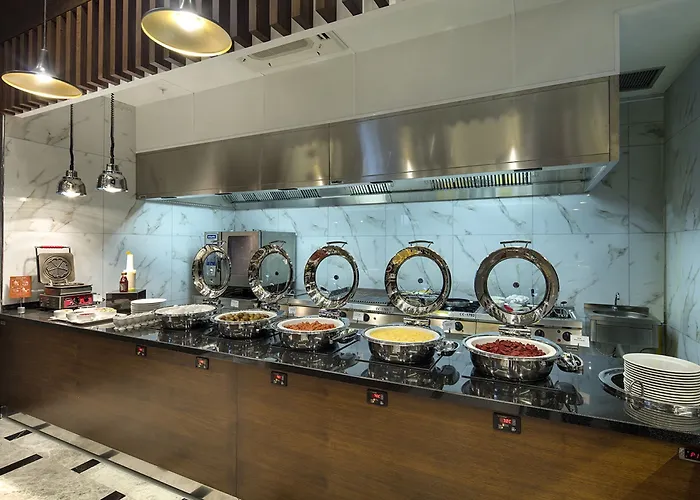 Hilton Garden Bayrakli Hotel 4*