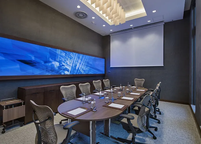 Hilton Garden Bayrakli 4*