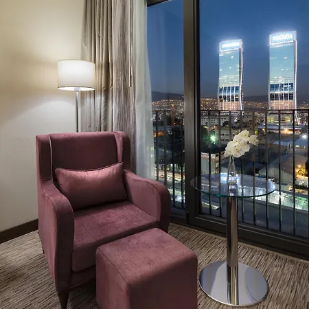Hilton Garden Bayrakli Hotel 4*