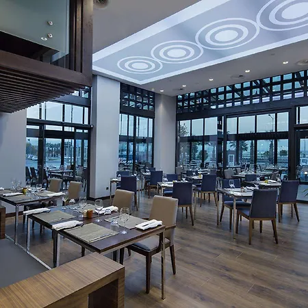 Hotel Hilton Garden Bayrakli