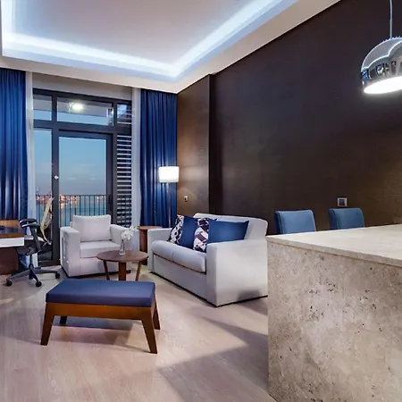 Hotel Hilton Garden Bayrakli 4*