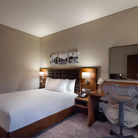 Hilton Garden Bayrakli 4*