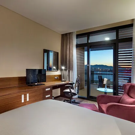 Hilton Garden Bayrakli Hotel 4*