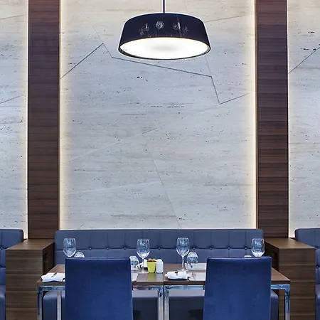 Hilton Garden Bayrakli Hotel