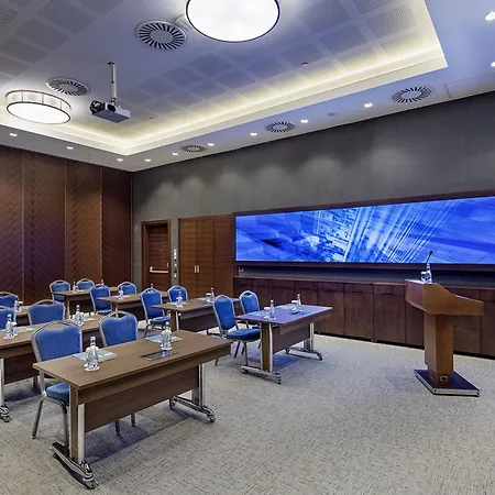 Hilton Garden Bayrakli 4*