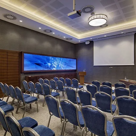 Hilton Garden Bayrakli Hotel İzmir