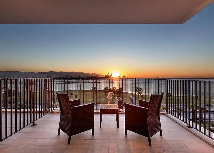 Hilton Garden Bayrakli 4*